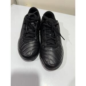 Nike Jr. Tiempo Legend 10 Club Indoor Low-Top Soccer Shoe Black Youth 4Y